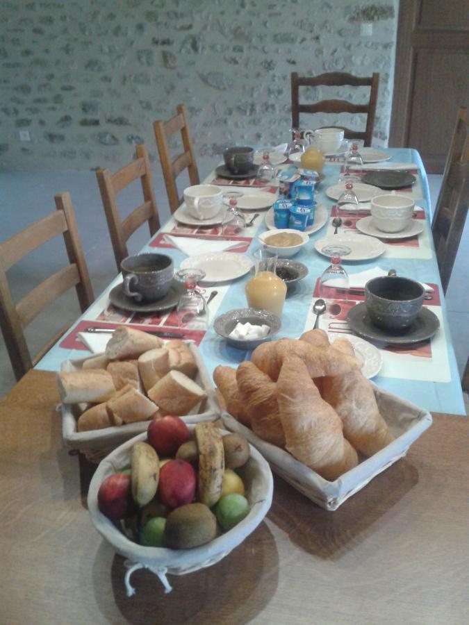 Domaine De La Rue Bed & Breakfast La Berthenoux Ngoại thất bức ảnh
